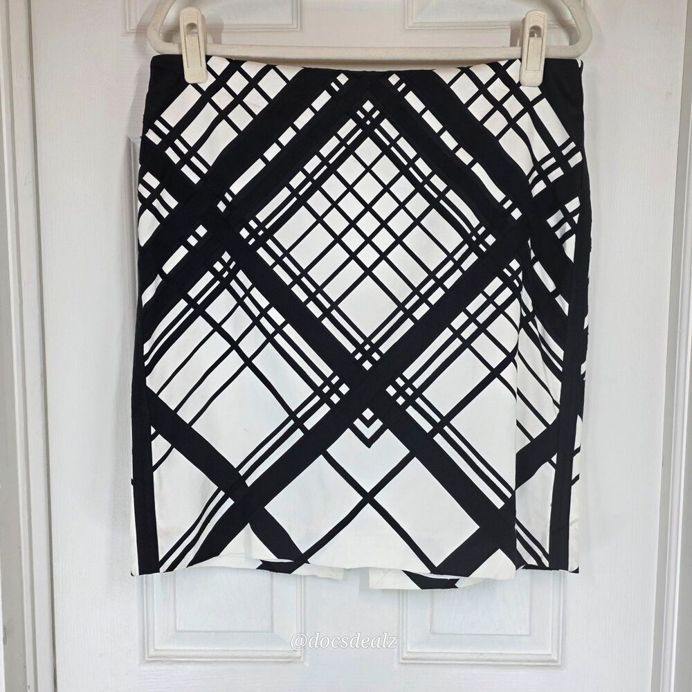 White House Black Market Black and White Geometric Design Mini Skirt Women's 14